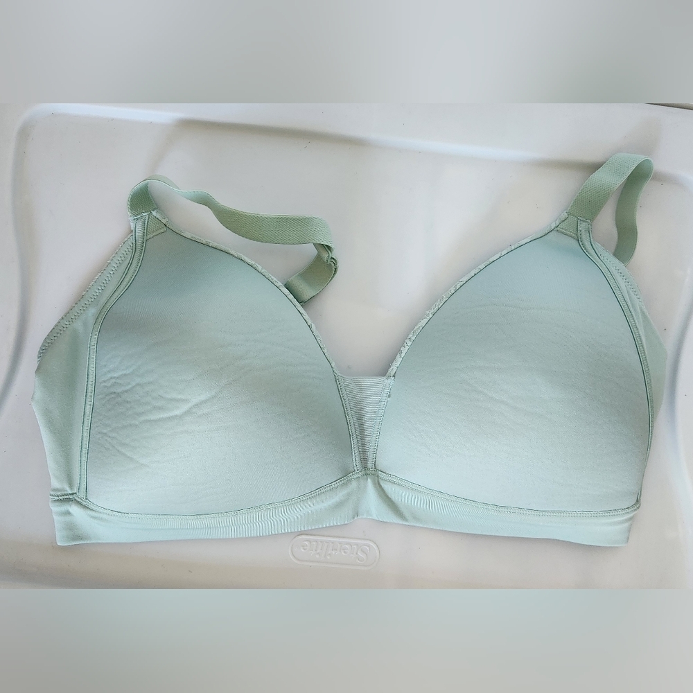 Auden lightly lined wire free bra - Picture 7 of 7